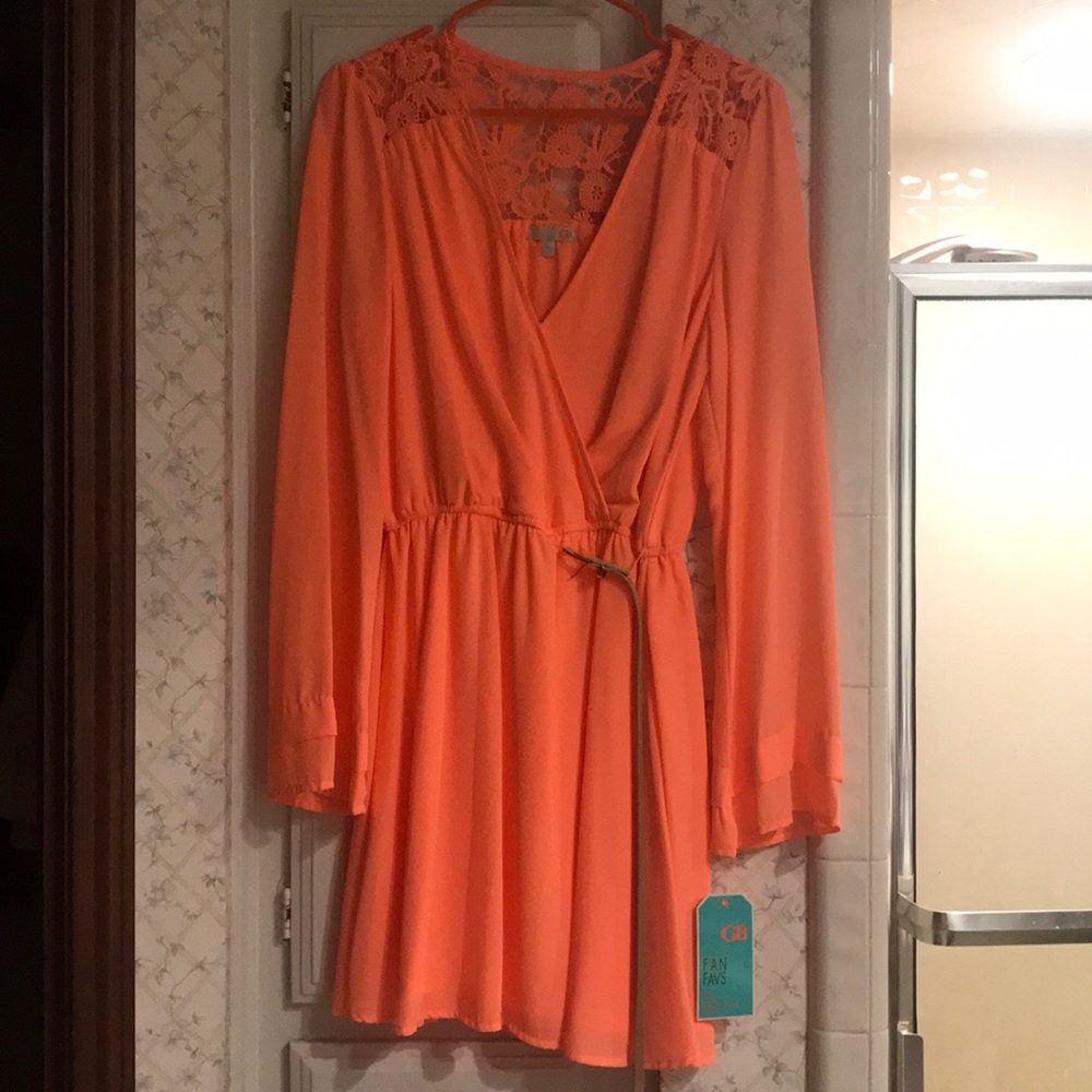 Cute dress!